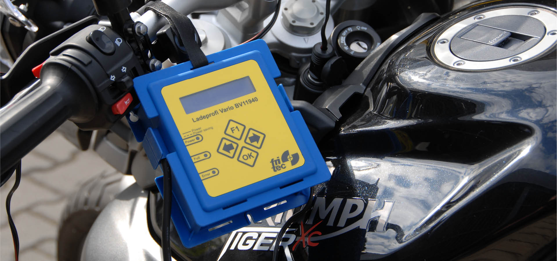 Ladegerät für 6 und 12 V Batterien mit Lenkerhalterung